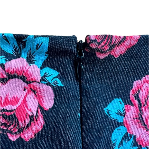Charlotte Russe High Waist Floral Shorts (S) NWOT - Picture 3 of 5